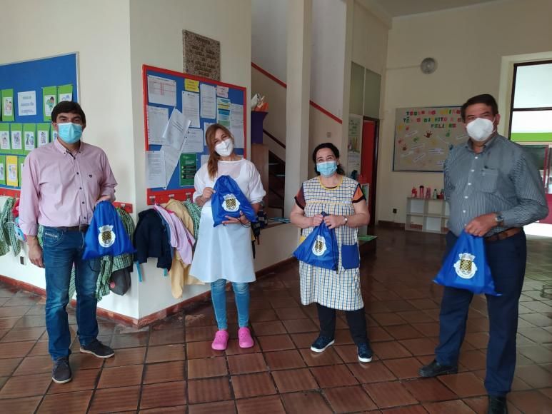 DIA MUNDIA DA CRIANÇA ASSINALADO COM SURPRESAS